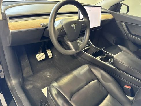 Used 2020 Tesla Model Y Performance image 9