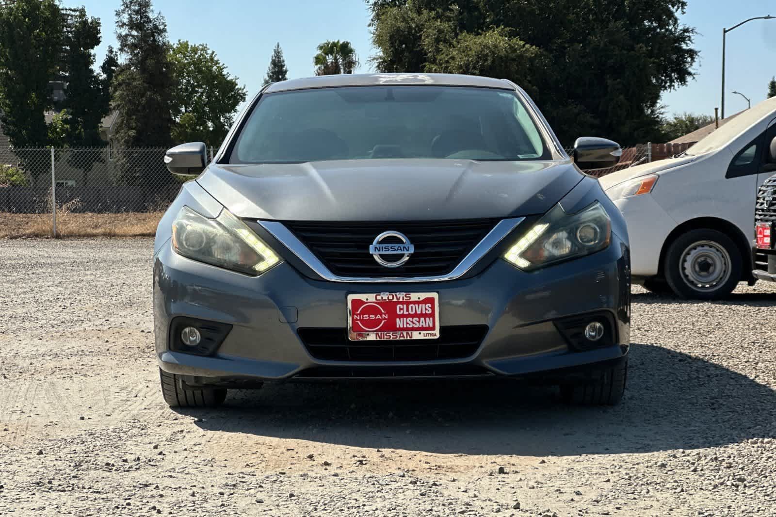 Used 2016 Nissan Altima 2.5 SL w/ 2.5 Technology w/LED Package FWD image 11