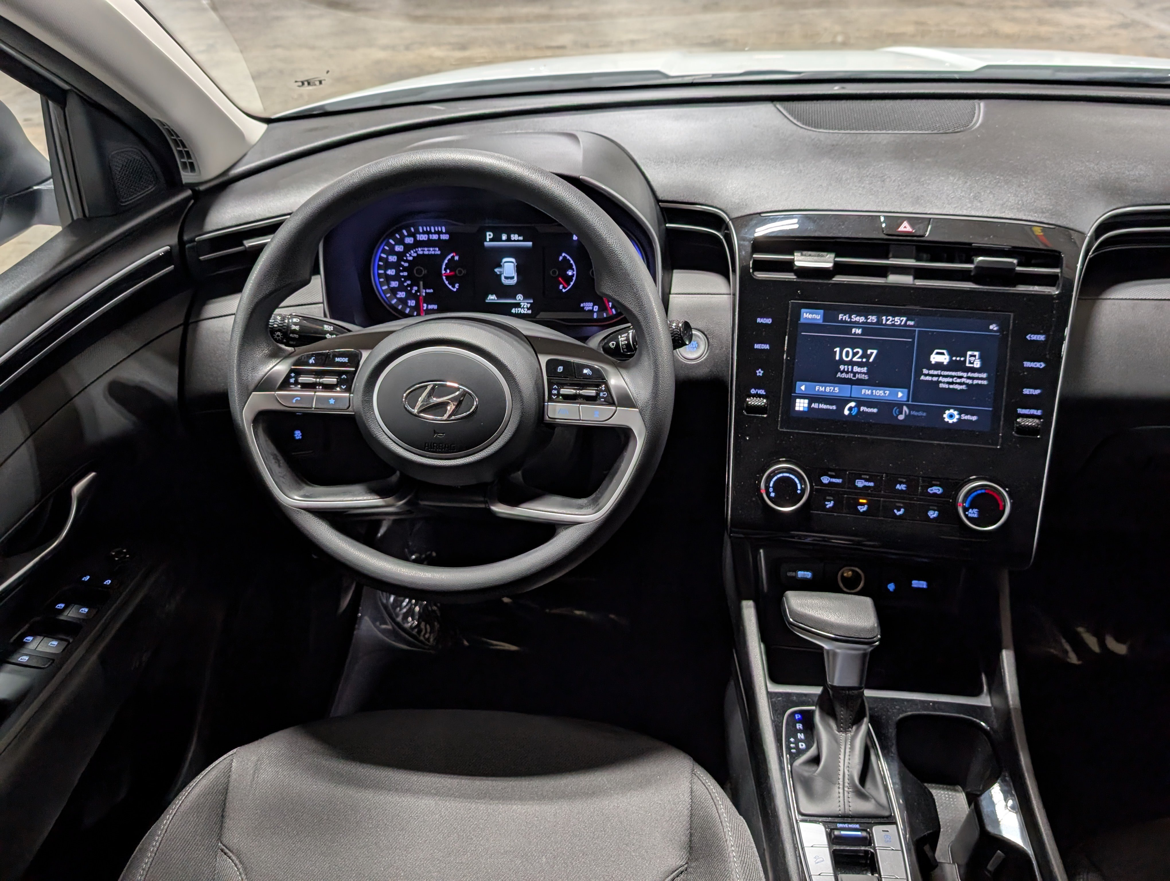 Used 2023 Hyundai Tucson SEL FWD image 16