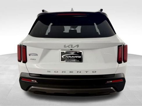 Used 2022 Kia Sorento S image 8