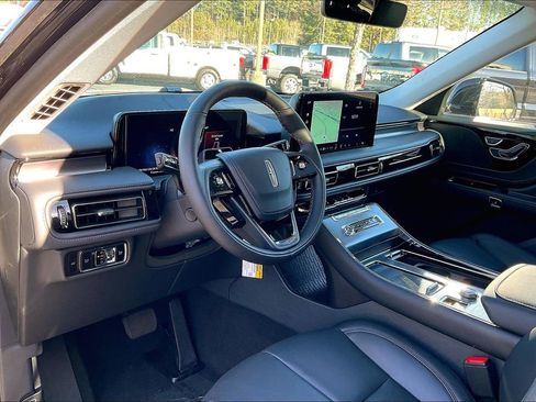 New 2025 Lincoln Aviator 2WD image 6