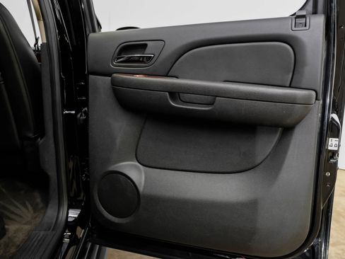 Used 2012 Chevrolet Avalanche LS image 38