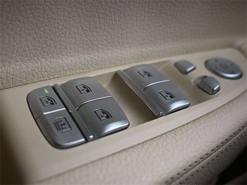 Used 2018 BMW 740i image 36