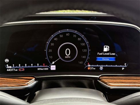 Used 2022 Cadillac Escalade ESV Premium Luxury image 23