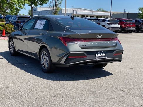 New 2026 Hyundai Elantra Hybrid FWD image 5