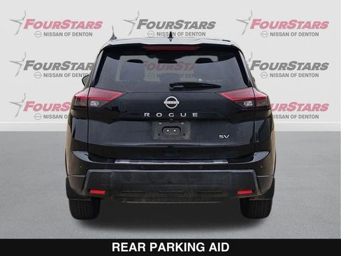 Used 2024 Nissan Rogue SV image 5