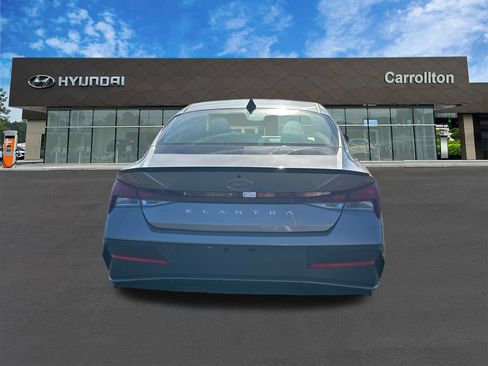 Certified 2025 Hyundai Elantra Sport FWD image 6