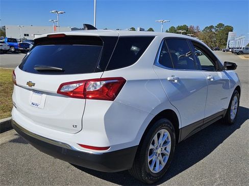 Used 2018 Chevrolet Equinox LT image 11