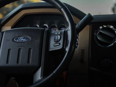 Used 2011 Ford F350 Lariat image 44