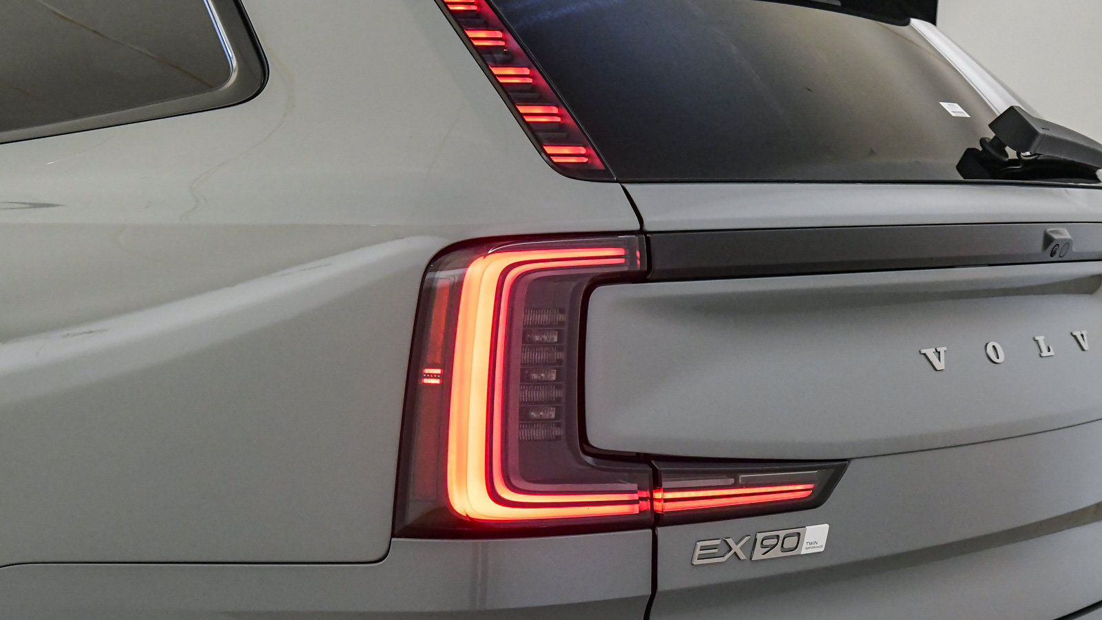 Used 2026 Volvo EX90 Ultra AWD/4WD image 11