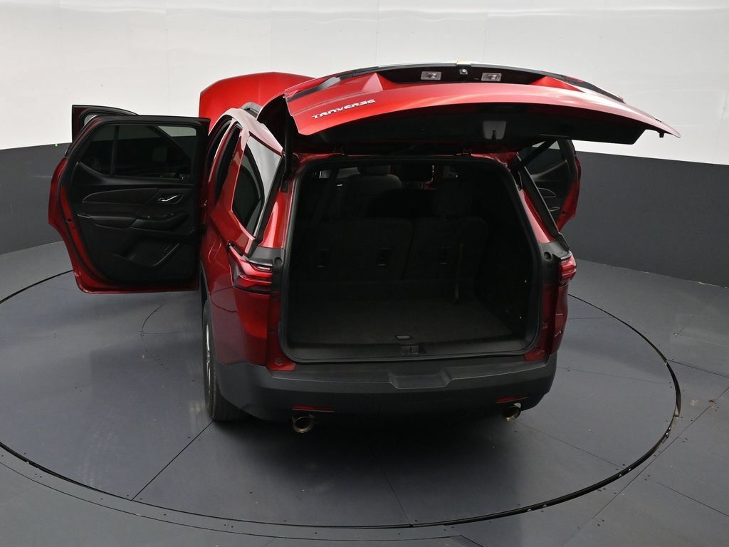 Used 2023 Chevrolet Traverse LT FWD image 32