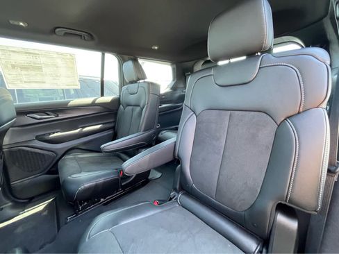 New 2025 Jeep Grand Cherokee L Altitude image 14
