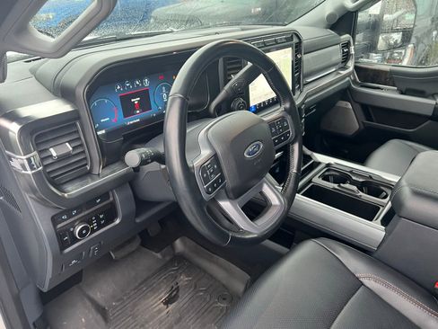 Used 2023 Ford F450 Lariat w/ Tow Technology Package image 11