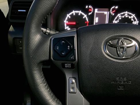 Used 2022 Toyota 4Runner SR5 Premium image 23