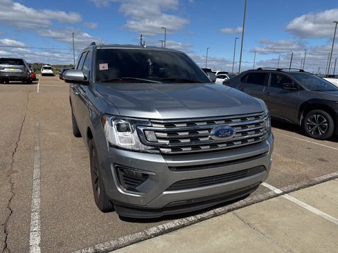 Used 2020 Ford Expedition Limited image 3