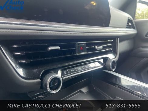 Used 2025 Chevrolet Suburban LT AWD/4WD image 6