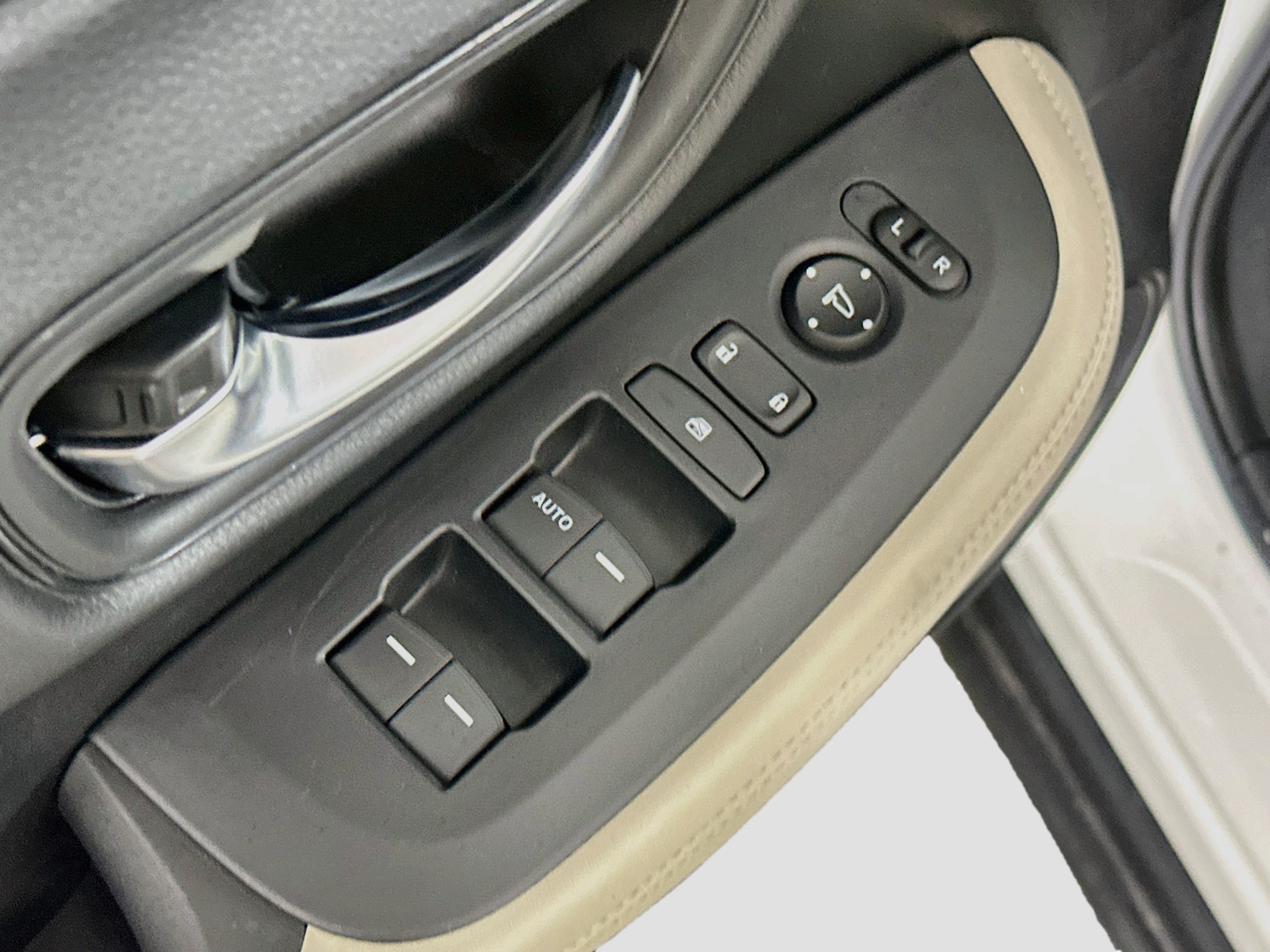 Used 2024 Honda HR-V LX image 15