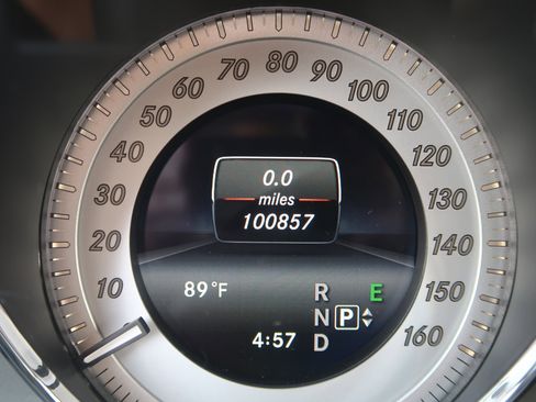 Used 2015 Mercedes-Benz GLK 250 BlueTEC 4MATIC image 23