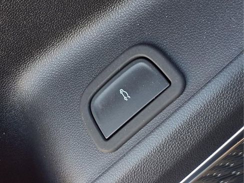 Certified 2025 Buick Enclave Preferred image 19