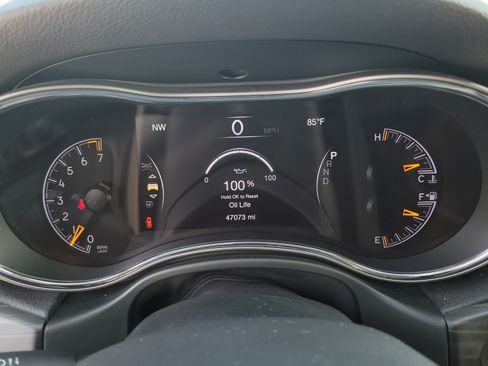 Used 2021 Jeep Grand Cherokee Laredo X AWD/4WD image 26