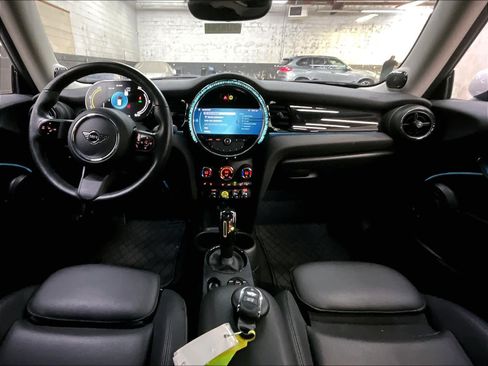 Used 2024 MINI Cooper SE FWD image 17