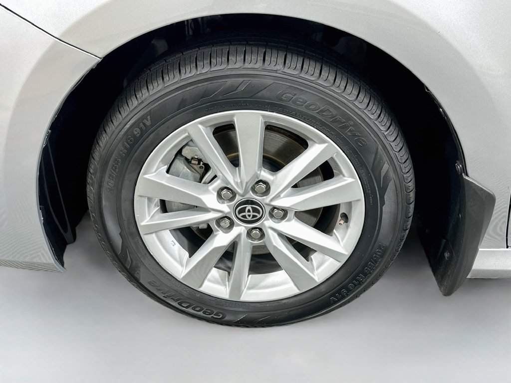 Certified 2025 Toyota Camry LE FWD image 30