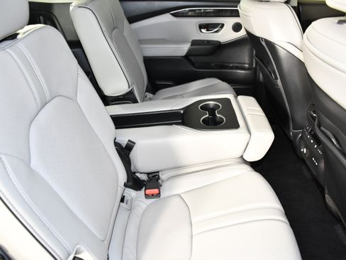 Certified 2025 Honda Pilot Elite image 46