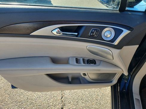 Used 2020 Lincoln MKZ Reserve w/ Luxury Package FWD image 11