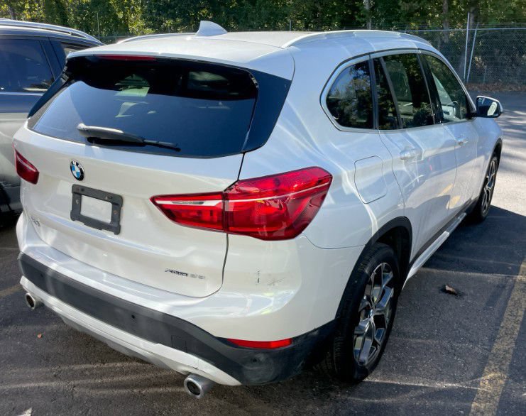 Used 2021 BMW X1 xDrive28i w/ Convenience Package AWD/4WD image 3