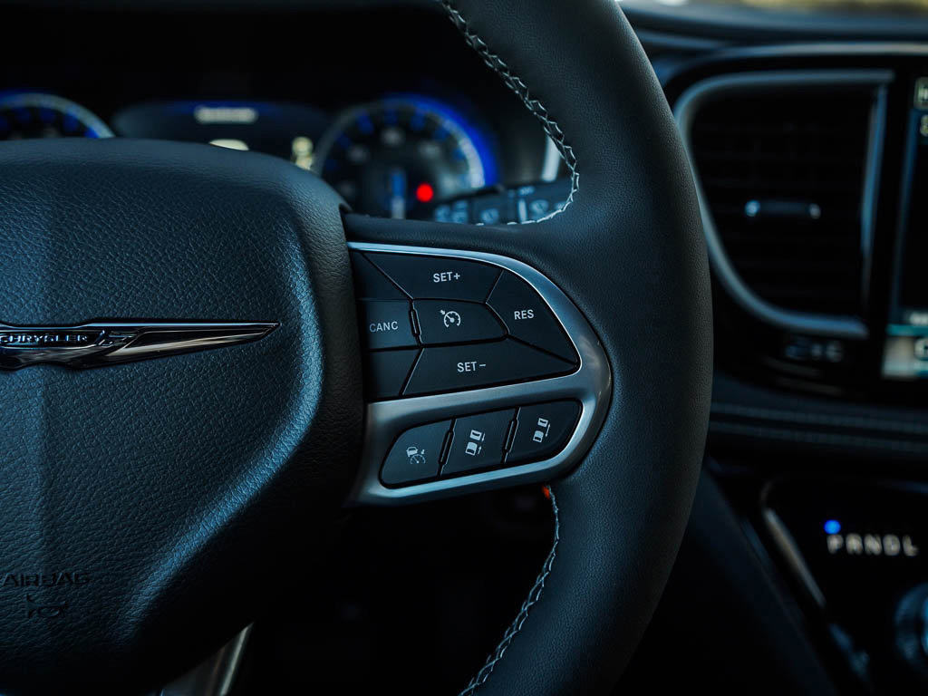 New 2026 Chrysler Pacifica Select AWD/4WD image 22