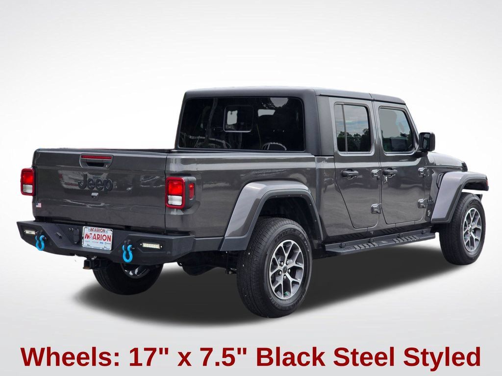 Used 2024 Jeep Gladiator Sport AWD/4WD image 18