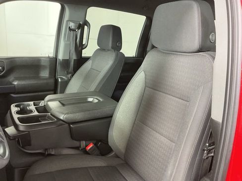 Used 2024 Chevrolet Silverado 2500 Custom w/ Custom Value Package image 14