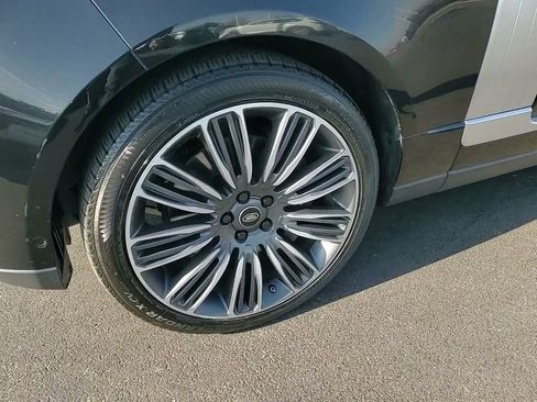 Used 2019 Land Rover Range Rover Supercharged image 1