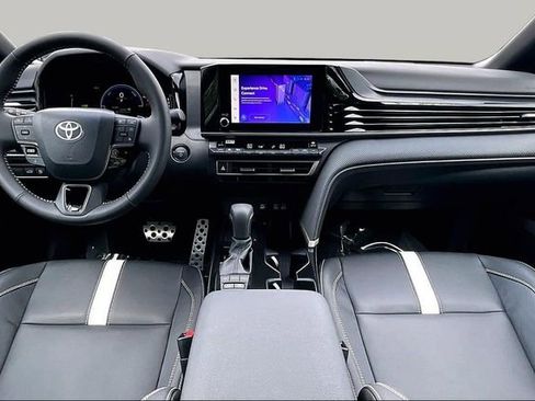 Used 2026 Toyota Camry SE image 10