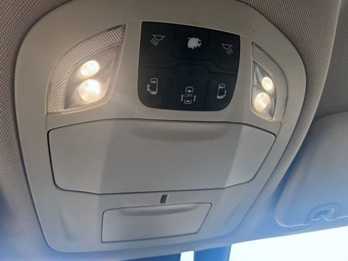 Used 2017 Chrysler Pacifica Touring-L image 23