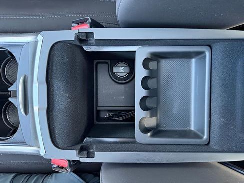 Used 2023 Dodge Charger R/T w/ Technology Group image 23