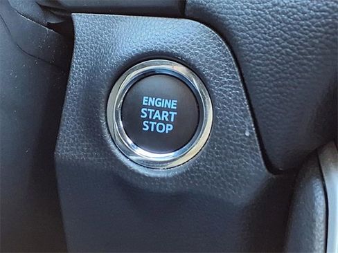 Used 2022 Toyota RAV4 XLE image 15