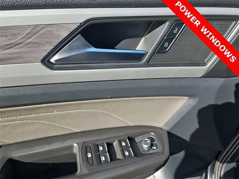 Used 2022 Volkswagen Atlas Cross Sport SE image 23