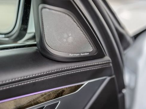 Used 2019 BMW 740i xDrive w/ Executive Package image 52