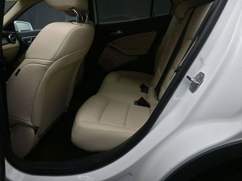 Used 2019 Mercedes-Benz GLA 250 4MATIC image 20