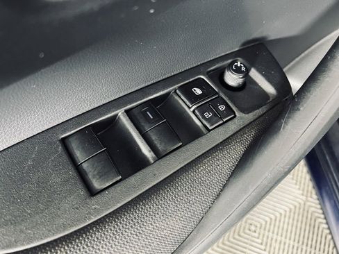 Used 2020 Toyota Corolla LE image 19