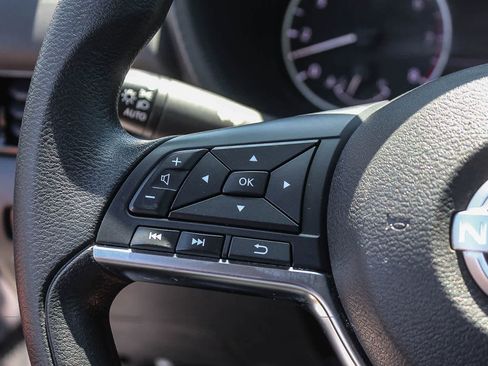 Used 2024 Nissan Sentra SV FWD image 29