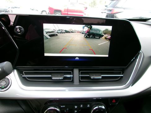 New 2026 Chevrolet Trax LT image 19