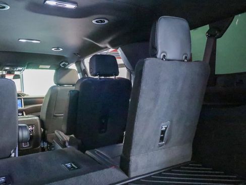 Used 2022 GMC Yukon XL Denali RWD image 31
