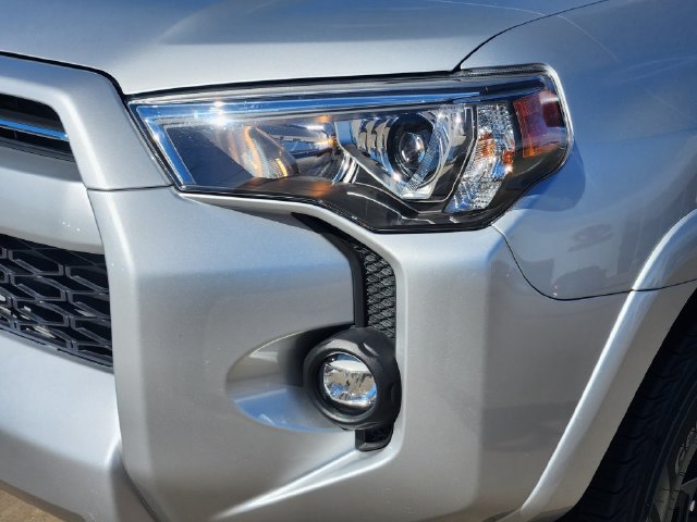 Used 2024 Toyota 4Runner SR5 Premium w/ Moonroof Package RWD image 9