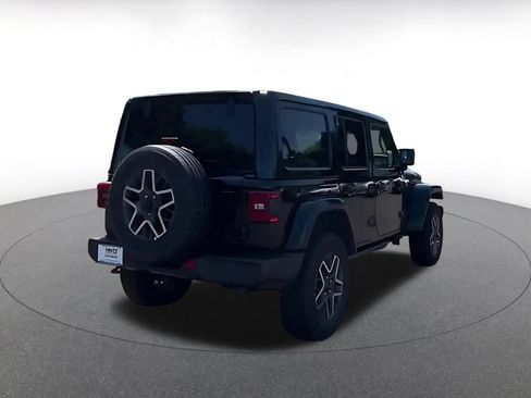Used 2025 Jeep Wrangler Unlimited Sahara AWD/4WD image 7