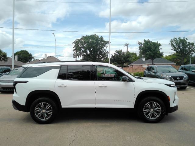 Used 2026 Chevrolet Traverse LT w/ Driver Confidence Package FWD image 5