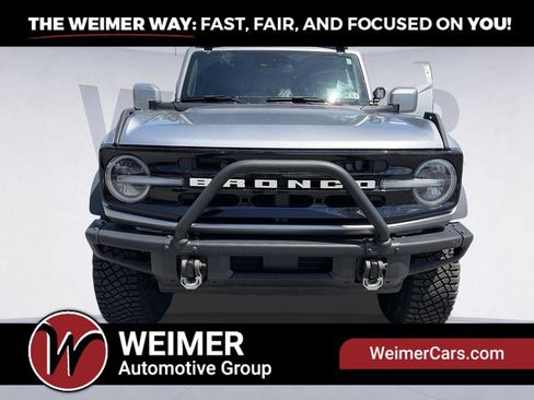 Used 2023 Ford Bronco Outer Banks w/ Sasquatch Package AWD/4WD image 2