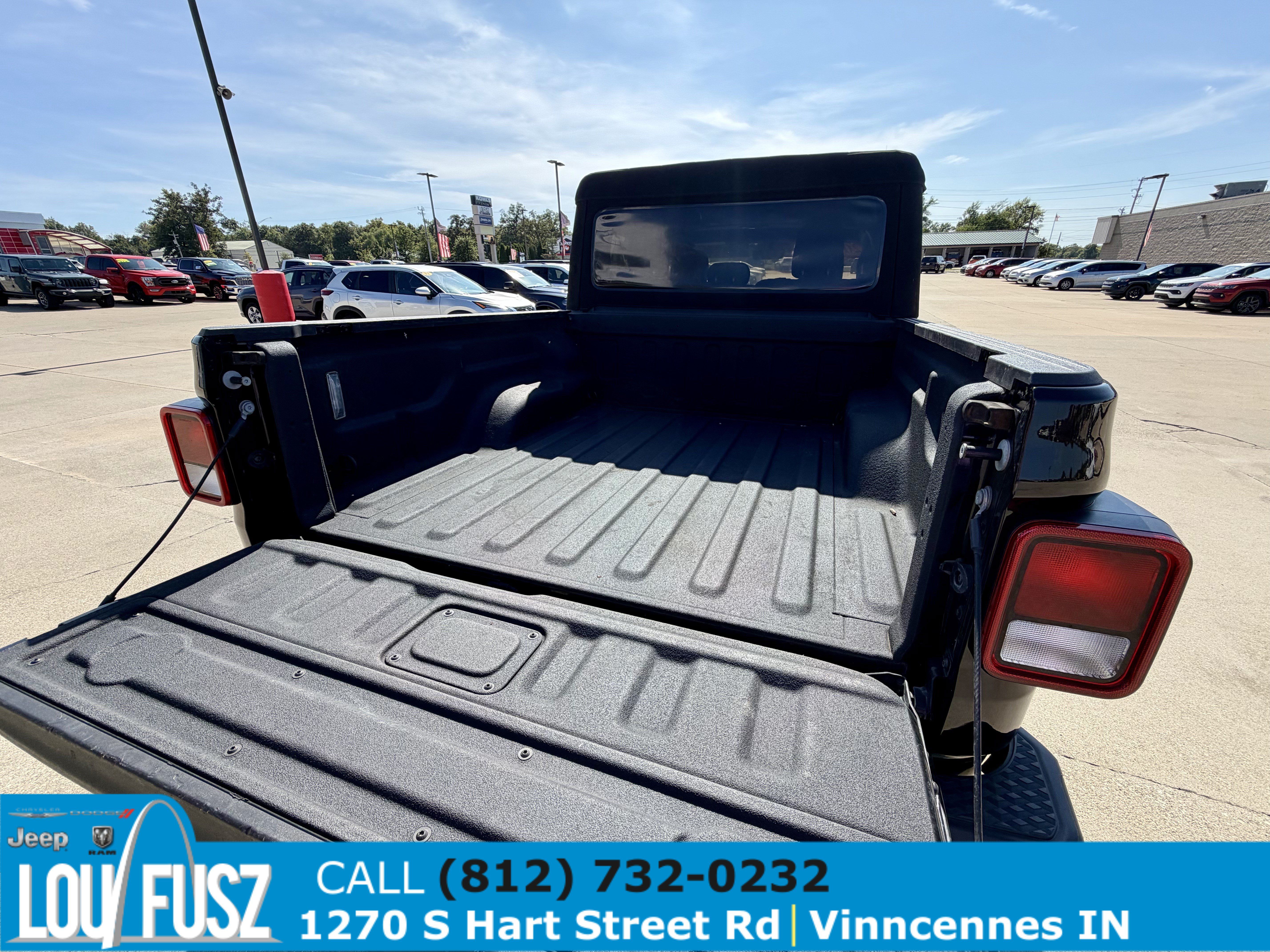 Used 2020 Jeep Gladiator Overland AWD/4WD image 17