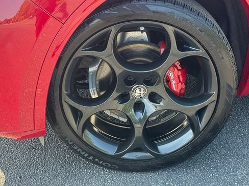 Used 2023 Alfa Romeo Stelvio Veloce AWD/4WD image 10